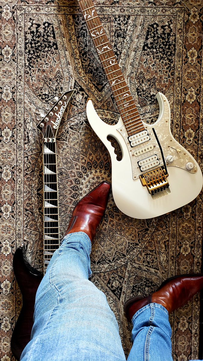 Rabih_Guitars's tweet photo. No Boots, No Rock N Roll 🎸
#ibanez Jem7vwh Japan
#jacksonguitars SL2 USA
#electricguitar #guitarmania #floydrose #seymourduncan #guitarphotography #guitarphoto #guitar #jacksonsl2 #ibanezjem #ibanezjem7vwh #stevevai #whiteguitar #joghost #italianshoes #rockboots #rockfashion https://t.co/ykAh2gGvTl