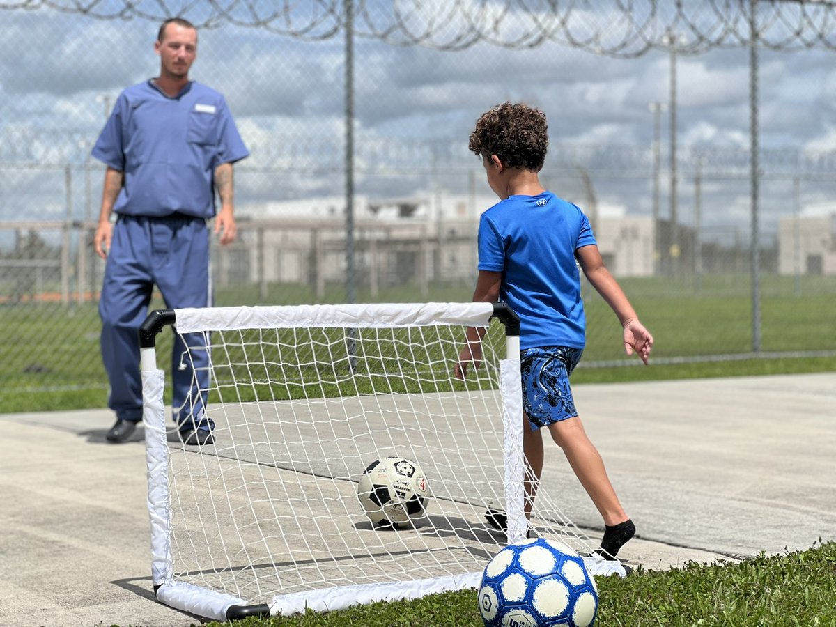 FL_Corrections's tweet photo. Today, @GodBehindBars reunified families at Hardee CI, creating special memories for the incarcerated. We thank volunteers &amp; staff for helping inmates reach their goals and fulfill the Department's mission. For info on volunteering with FDC, visit https://t.co/E9xR4OG0aV. https://t.co/pevynOZqyn