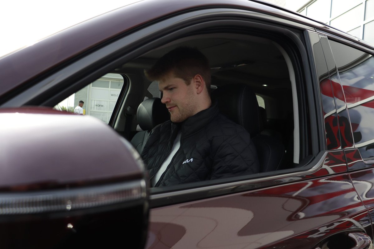 Excited to welcome <a href="/EdmontonOilers/">Edmonton Oilers</a>  #37 Warren Foegele to the <a href="/NorthEdmKia/">North Edmonton KIA</a> family! We know you will love driving this ‘22 Telluride Night Sky Edition!!! #kia #Edmonton #Oilers #yeg #telluride #LetsGoOilers