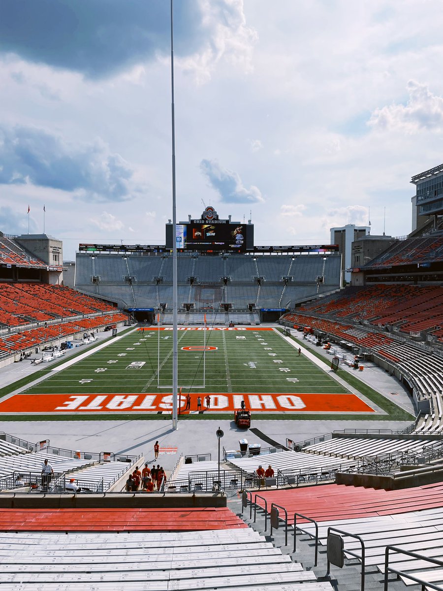 Like or retweet if you’re excited for some buckeye football 😎