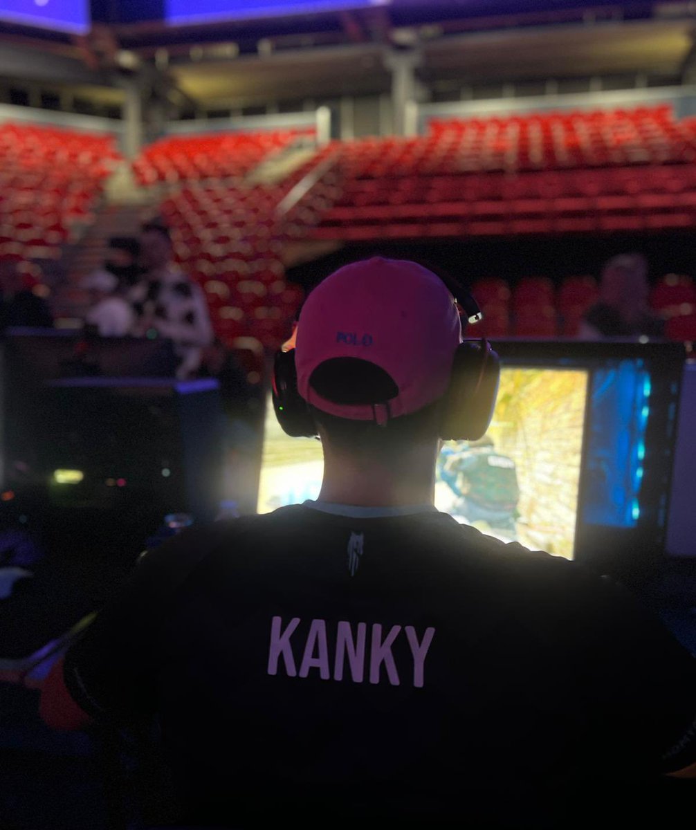 Homyno 🐉 tweet media