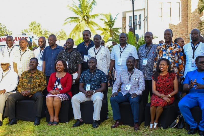 GvnChelilim's tweet photo. We concluded the @KenyaGovernors induction workshop today with a promise to create synergy amongst the counties. Management skills, capacity building and prudent financial management formed the integral part of the training. https://t.co/AeiCMFaOYf