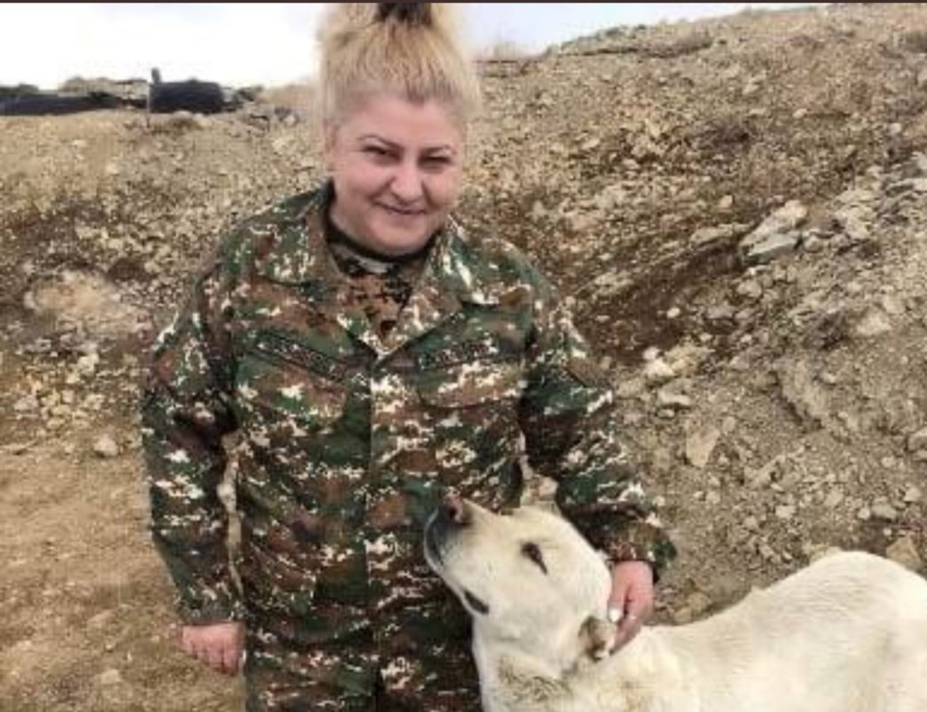 Elle s'appelait Irina Gasparyan. Elle avait 47 ans, 2 enfants et était infirmière militaire dans l'armée d'#Armenie. Tuée dès les premières heures de l'attaque de son pays par l'Azerbaïdjan le 13 septembre. Suspicion* de tortures et de sévices sur elle comme sur #AnushApetyan.