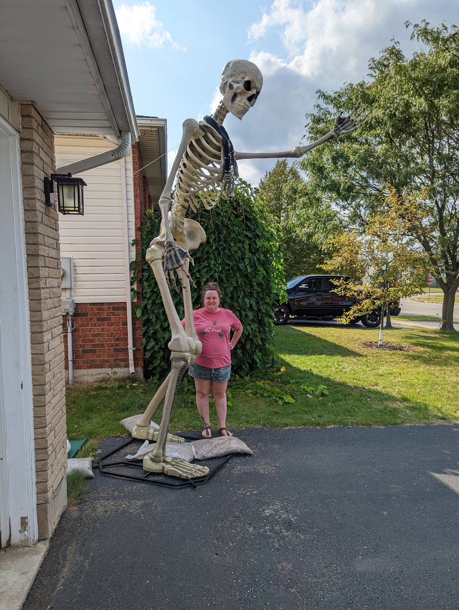 Meet our new addition..
Skelly Clarkson!
<a href="/yogabeagle/">Becky</a> <a href="/kellyclarkson/">Kelly Clarkson</a>