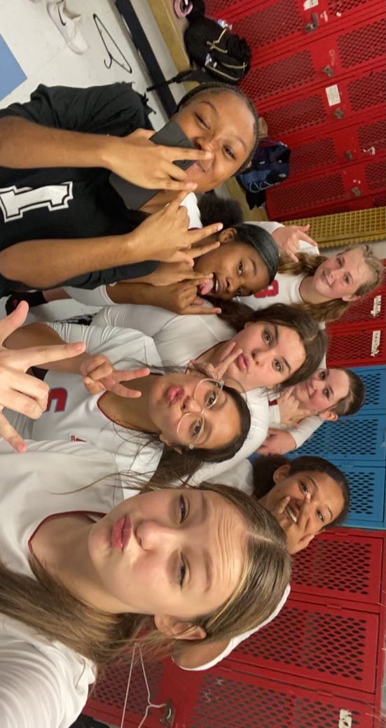 Lady Huskies JV for the dub in 3!! 💙🏐❤️