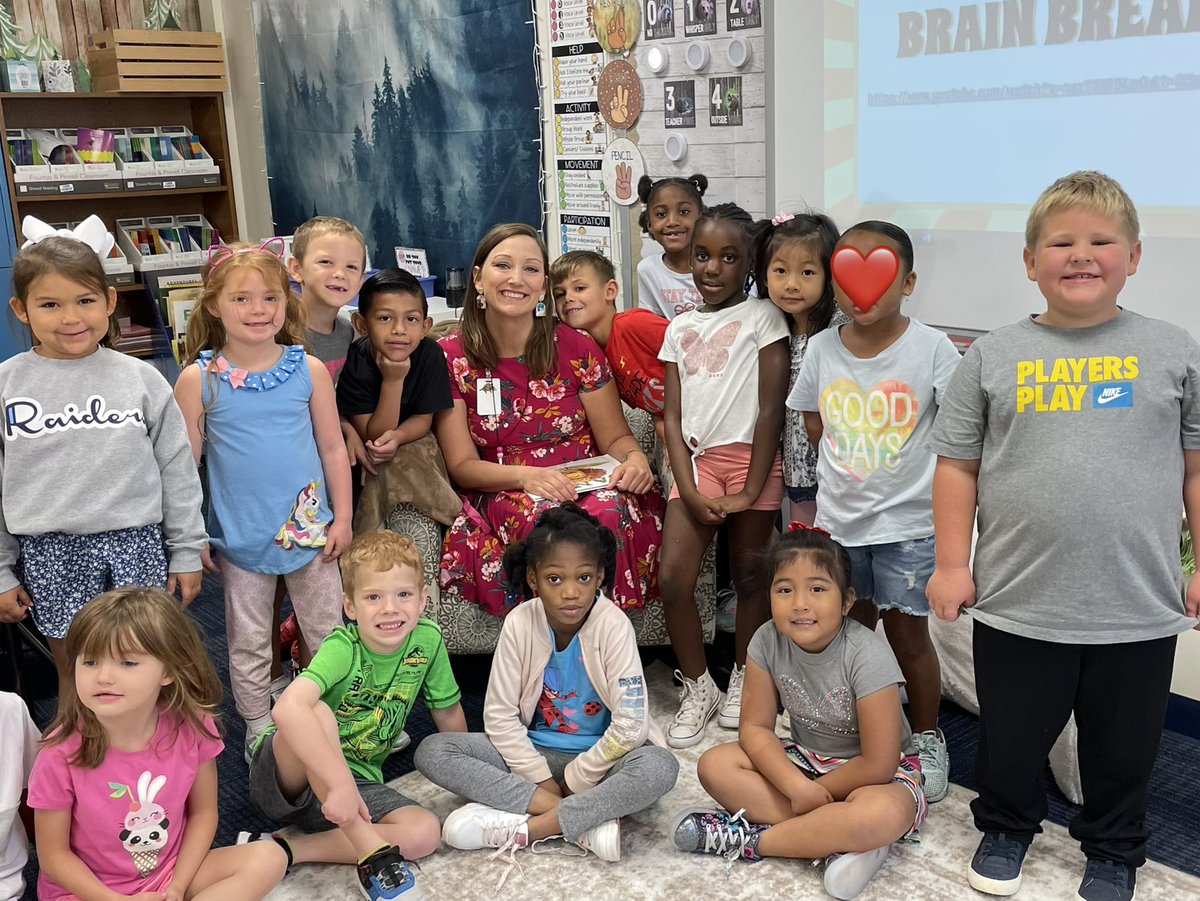 Mrs. Holsinger’s class loved hearing Mrs. Martin read the book Dandy - it was so funny! <a href="/MirandaM_1112/">Miranda Martin</a>
