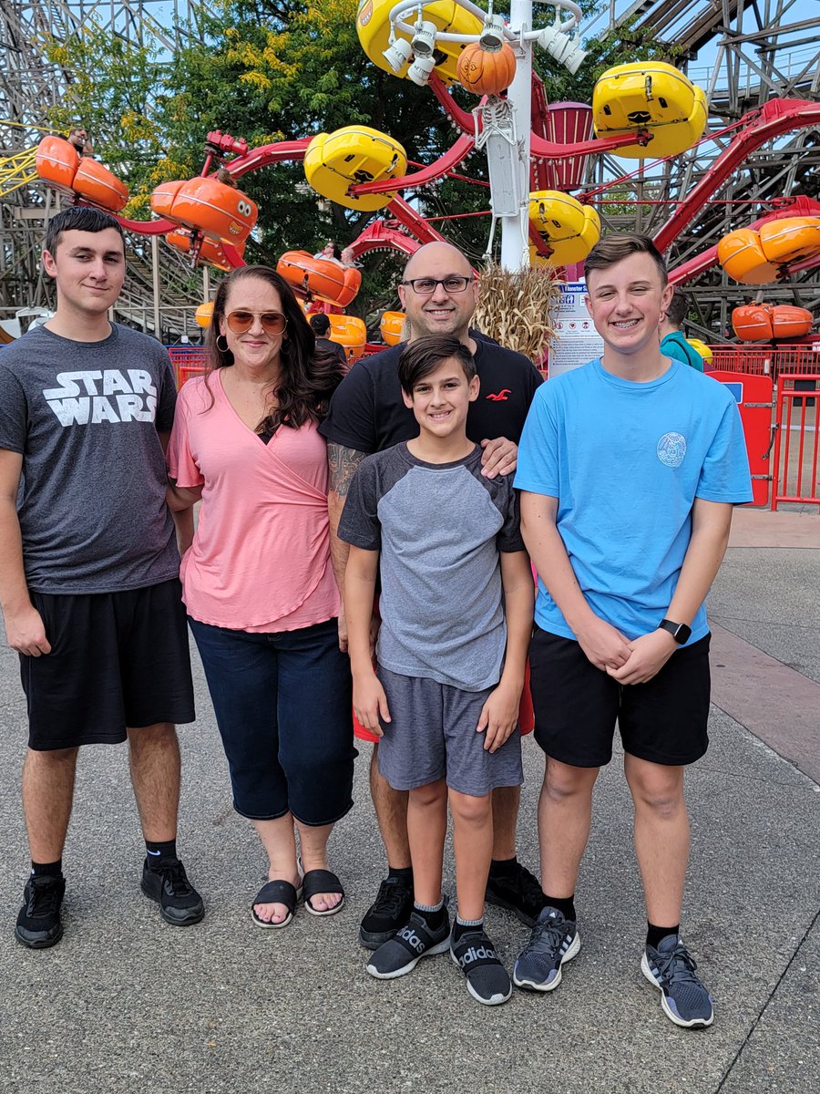 CouponingRachel's tweet photo. We love @cedarpoint and it holds so many precious memories! My boys practically grew up here! It felt so good to walk around as a family today! Thanks for the years of family fun @cedarpoint! #cedarpoint #bloggycon #hotelbreakers @TonyClarkCP https://t.co/pNeCikYlv5