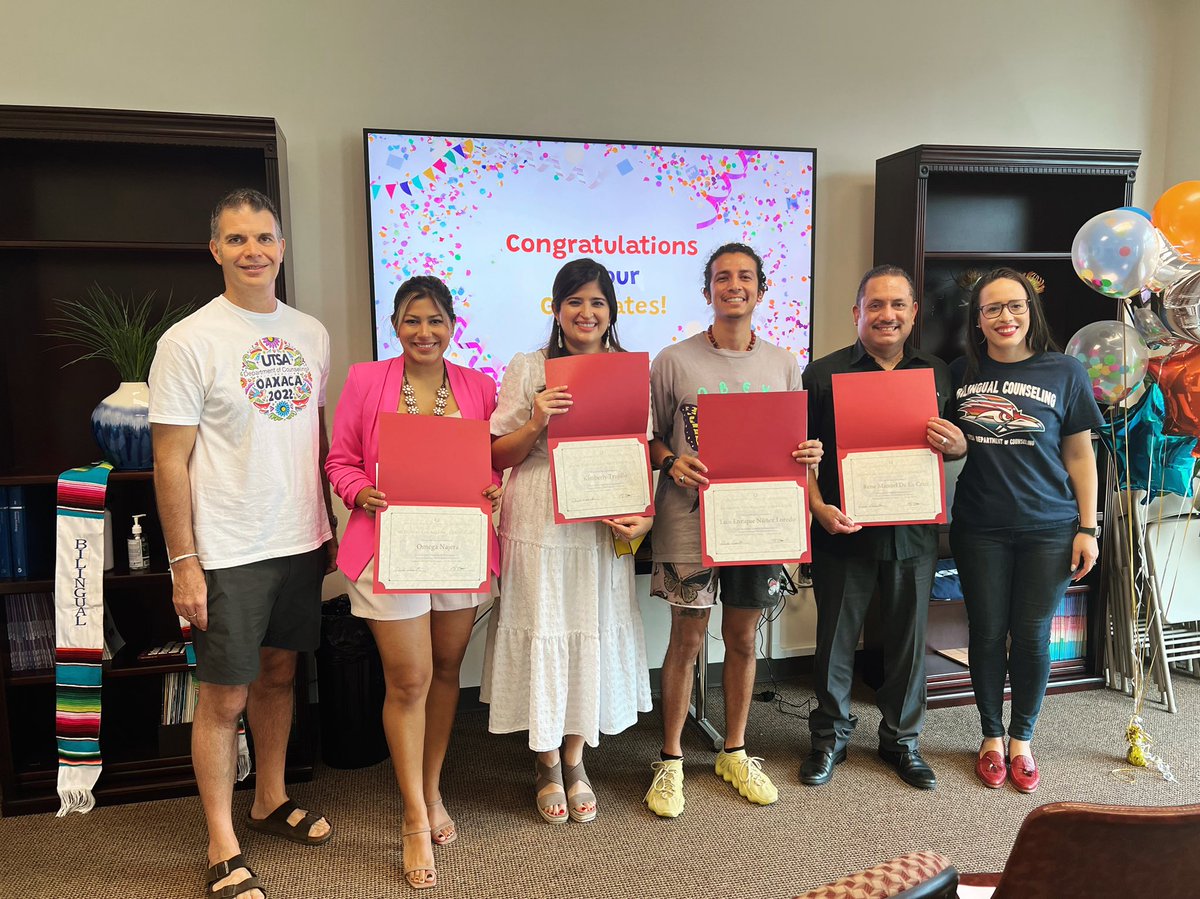 Clauinte's tweet photo. Congratulations to our summer 2022 Bilingual Counseling Certificate graduates! These wonderful students join the 48 graduates of our program since its creation in 2017. 🎉🥳🎊🎈 https://t.co/cOliMBL94W