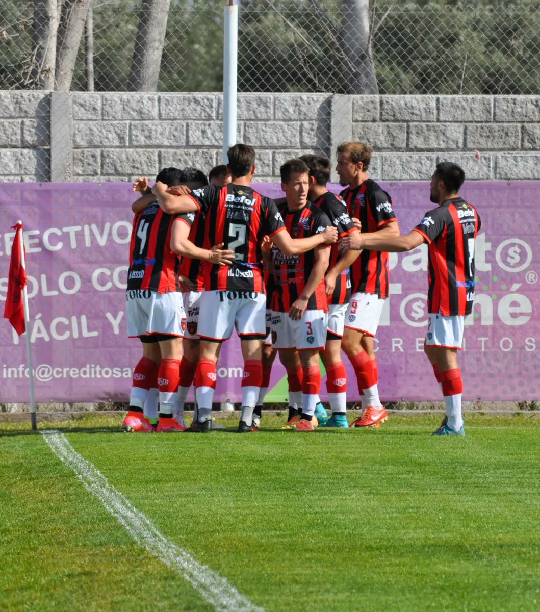 Quinta victoria consecutiva para Fadep . (2-0) frente a Gutiérrez por la 4ta fecha del "torneo integracion" el pasado domingo. 
Hoy de juega contra municipal!