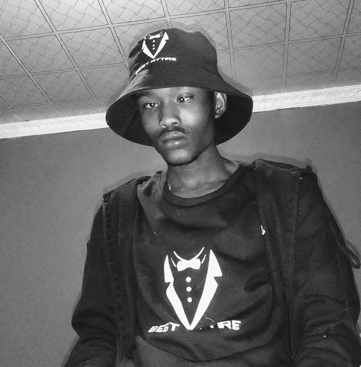 AtttireBest's tweet photo. SBU NHLAPO ROCKING OUR BLACK AND WHITE BUCKET HAT AND TEE https://t.co/bk0nQw7G8k