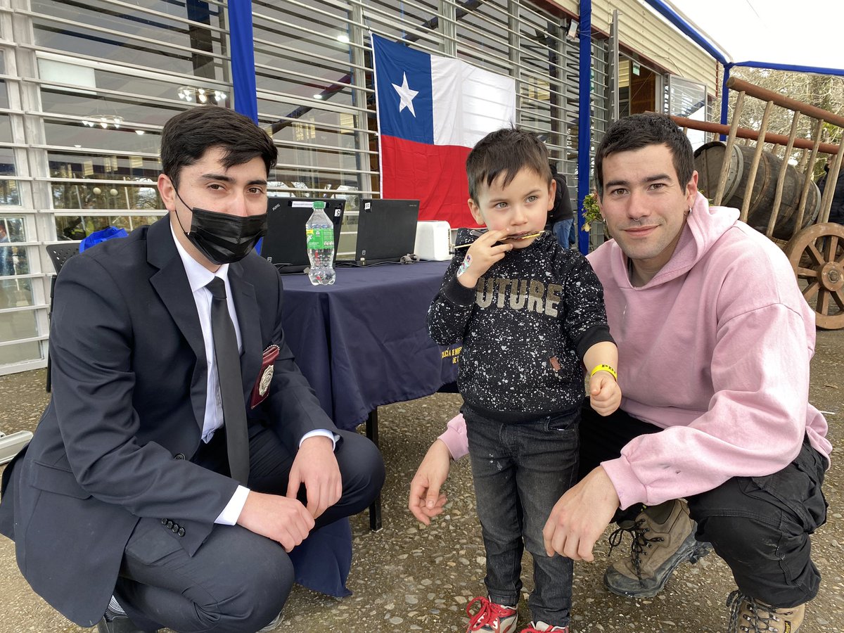 PDI_LosRios's tweet photo. Este 17, 18 y 19 la #PDI estará presente en la Fiesta de las Tradiciones en el recinto Saval de #Valdivia, instalando Pulseras #Sebra (Seguridad en el Brazalete), para evitar el extravío de niños y niñas.
Encuéntranos al exterior del Centro de Ferias 🙌🏻 #LosRios #Valdiviacl https://t.co/73C1UjprLY