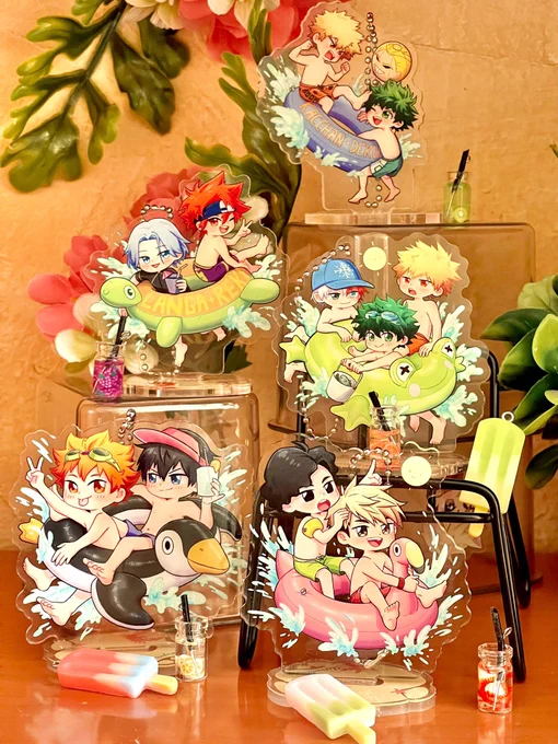 Mi última novedad son estos llaveros que también son standees y los puedes usar como las dos cosas. Vamos, que son dos en uno :p 