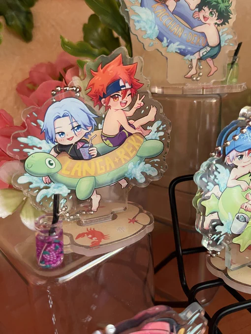 Mi última novedad son estos llaveros que también son standees y los puedes usar como las dos cosas. Vamos, que son dos en uno :p 