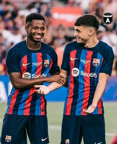 Sadousylla52's tweet photo. Les meilleurs de la décennie ✌️✌️✌️🔥 https://t.co/WbUeOdJeMD