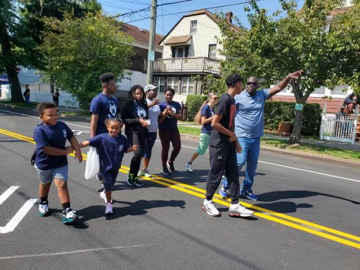 PS31Wolves's tweet photo. @Charlesdfall @HeyNowJO @jcps78 @msingmrrll @DrMarionWilson @CChavezD31 @AmoyBarnes Marching with the Wolves at the Heritage parade. It’s a family affair😊 https://t.co/x39UfOihGj