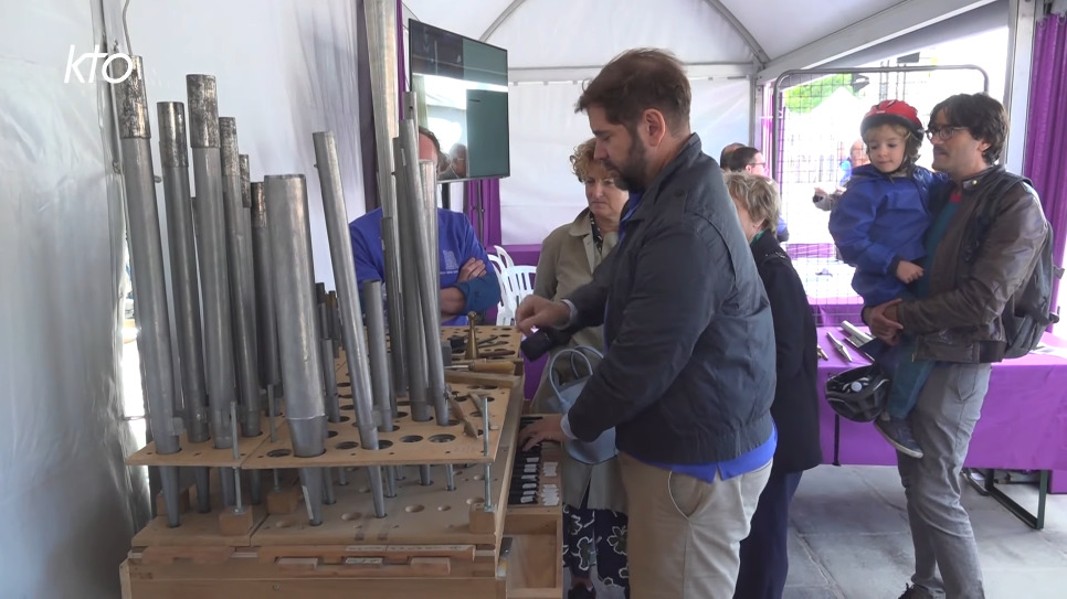 KTOTV's tweet photo. #JourneesDuPatrimoine #JEP2022 À la rencontre des compagnons et des acteurs de la restauration de la cathédrale #NotreDamedeParis.

👉À revoir : https://t.co/dCcQdw8wZI https://t.co/lK2dTmWiqt