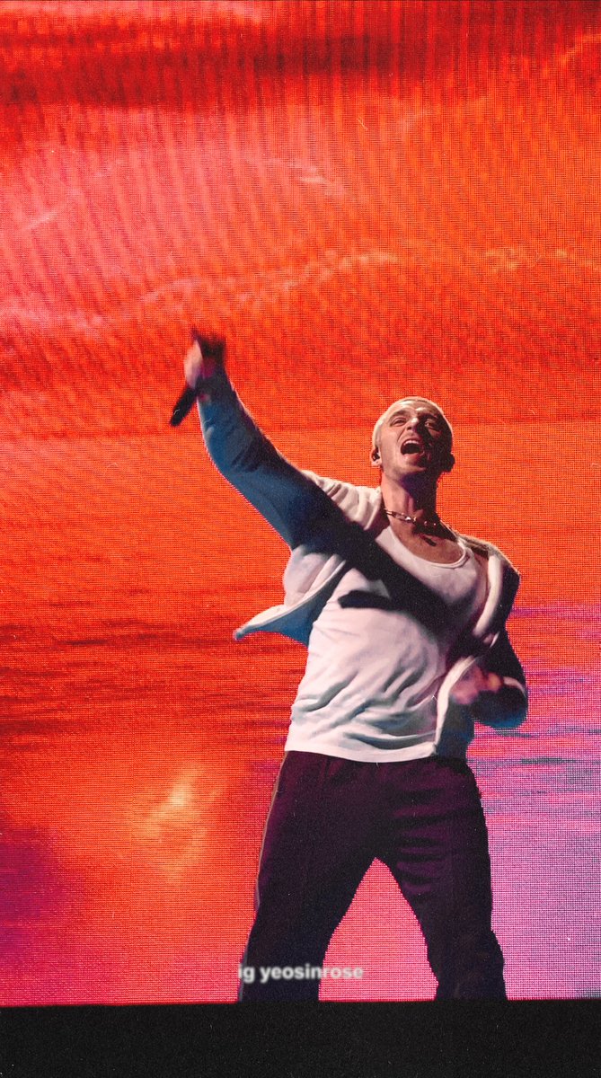 indygoroses's tweet photo. hey ari, are you happy? @lauvsongs 
📸: yours truly 
#lauv #lauvsongs #lauvtour #all4nothing https://t.co/12tPXYIHkX