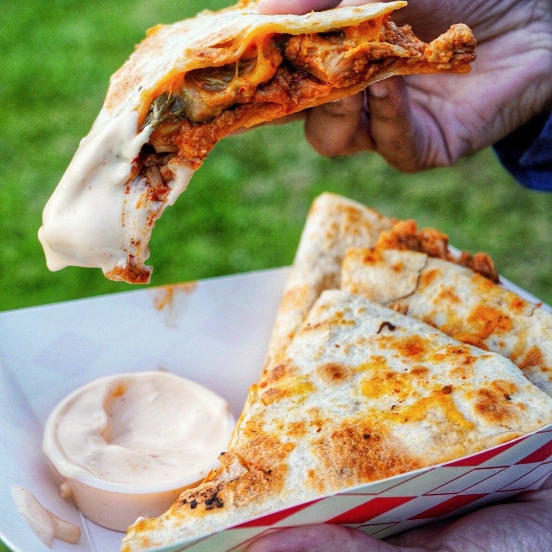 Do y'all see what I'm seeing?? 😍 

Feast your eyes on our delicious quesadillas. Marinated beef bulgogi? Korean-Style Chicken? How about Korean Sauteed Tofu? 🥩🍗  

It all up to you, we just do the cookin' 😉