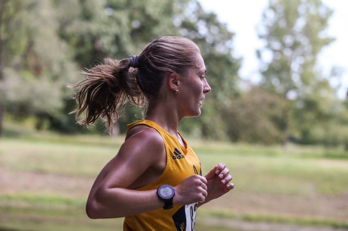 KCRoosTrackXC's tweet photo. Women’s results Greeno/Dirksen Invitational

⭐️ Katherine Hanners (18:18.35) 
⭐️ Ally Ryan (18:38.57) 
⭐️ Kennedy Bauer (18:52.86)
⭐️ Ella Casey (19:35.97) 
⭐️ Morgan Binsfield (20:36.50) 
⭐️ Gracyn Pietrusinski (20:38.37) 
⭐️ Macie Bolger (20:46.23) 
⭐️ Alanie Rivera (22:09.82) https://t.co/Y2DbPf5et3