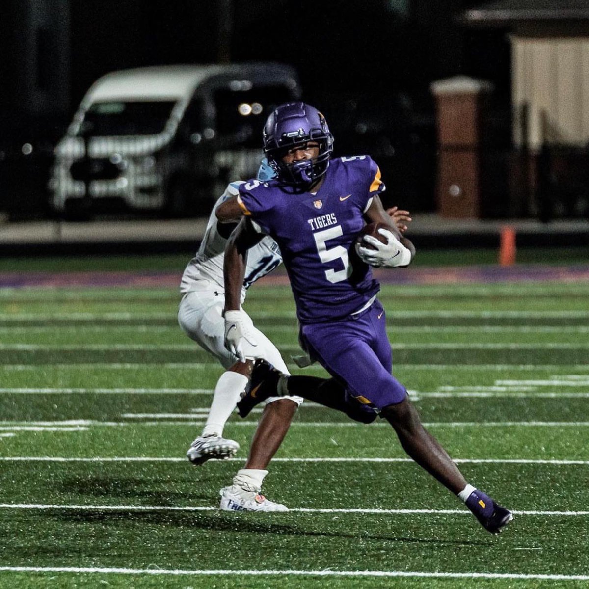 Mid season Highlights 😵‍💫
315 receiving yards, 5 touchdowns 
24 rushing yards 
5 Tackles, 1 fumble recovery
164 kickoff return yards, 1 touchdown 
hudl.com/v/2J9Kwv