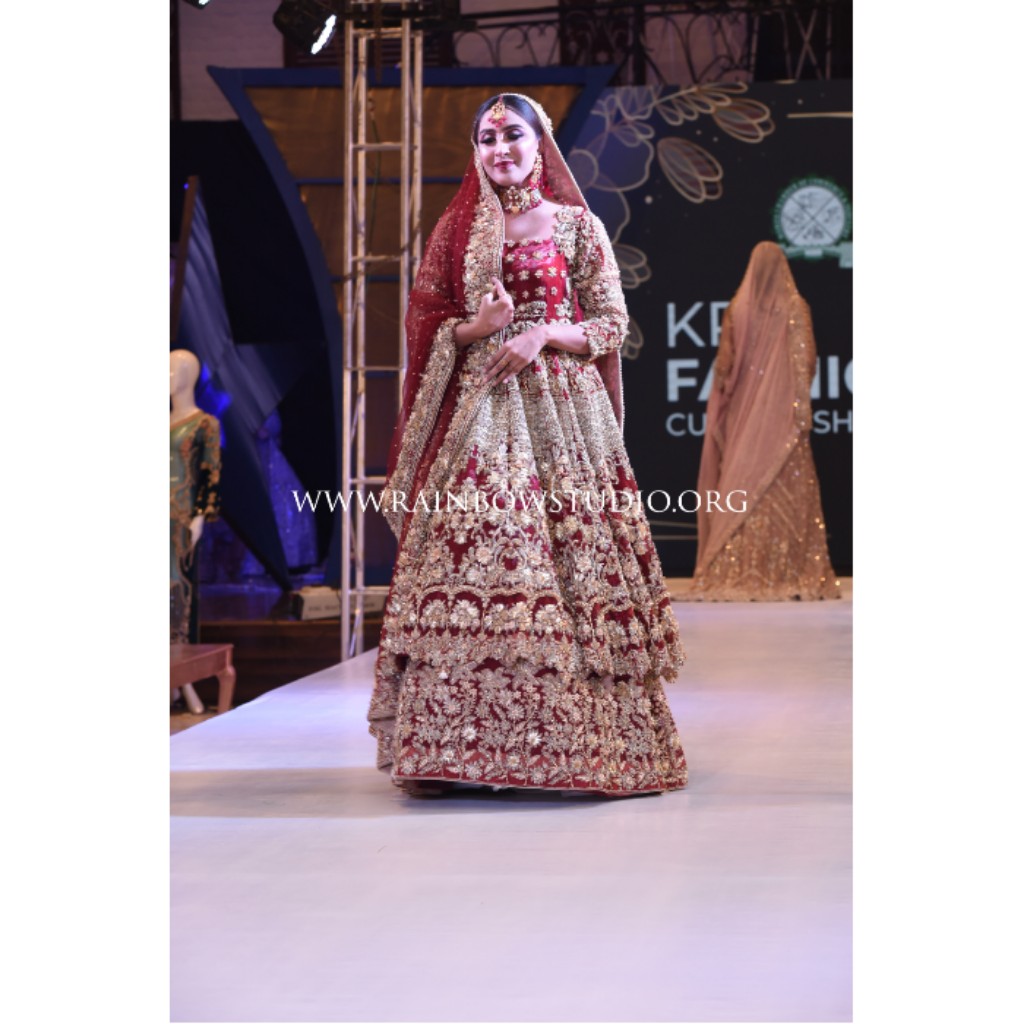 rainbowstudiopk's tweet photo. KP Fashion &amp; Culture Show
EXPO 2022
#red #golden #makeup #girlpower #picoftheday #weddingdress #jewellery #fashion #show #fashionblogger #kpk #kp #peshawar #photographyeveryday #nightphotography #bridal #bridalmakeup #hairstyles #artist #model #pakistan #redcarpet #ramp https://t.co/QQfE3zPdm8