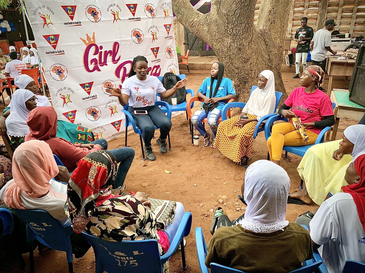 maxayamba's tweet image. The #GirllBozz outreach, a @PPAGGhana initiative, offers adolescent girls a platfrm to interact with our trained peer mentors  1 on 1 and in small groups, to seek guidance on edu’n, career n access safe sexual and reproductive hlth services.
Today's session in Tamale.
@atabinore