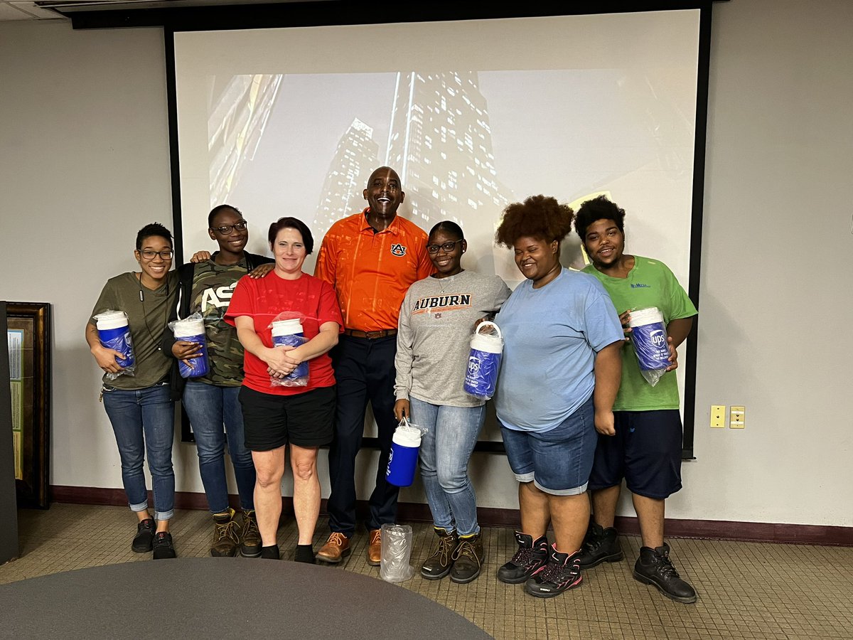 HubAlabama's tweet image. Say hello to the newest permanent UPS employees. Congrats on making seniority. It’s only up from here with an amazing company! #upsemployees #unitedparcelservice #montgomeryal