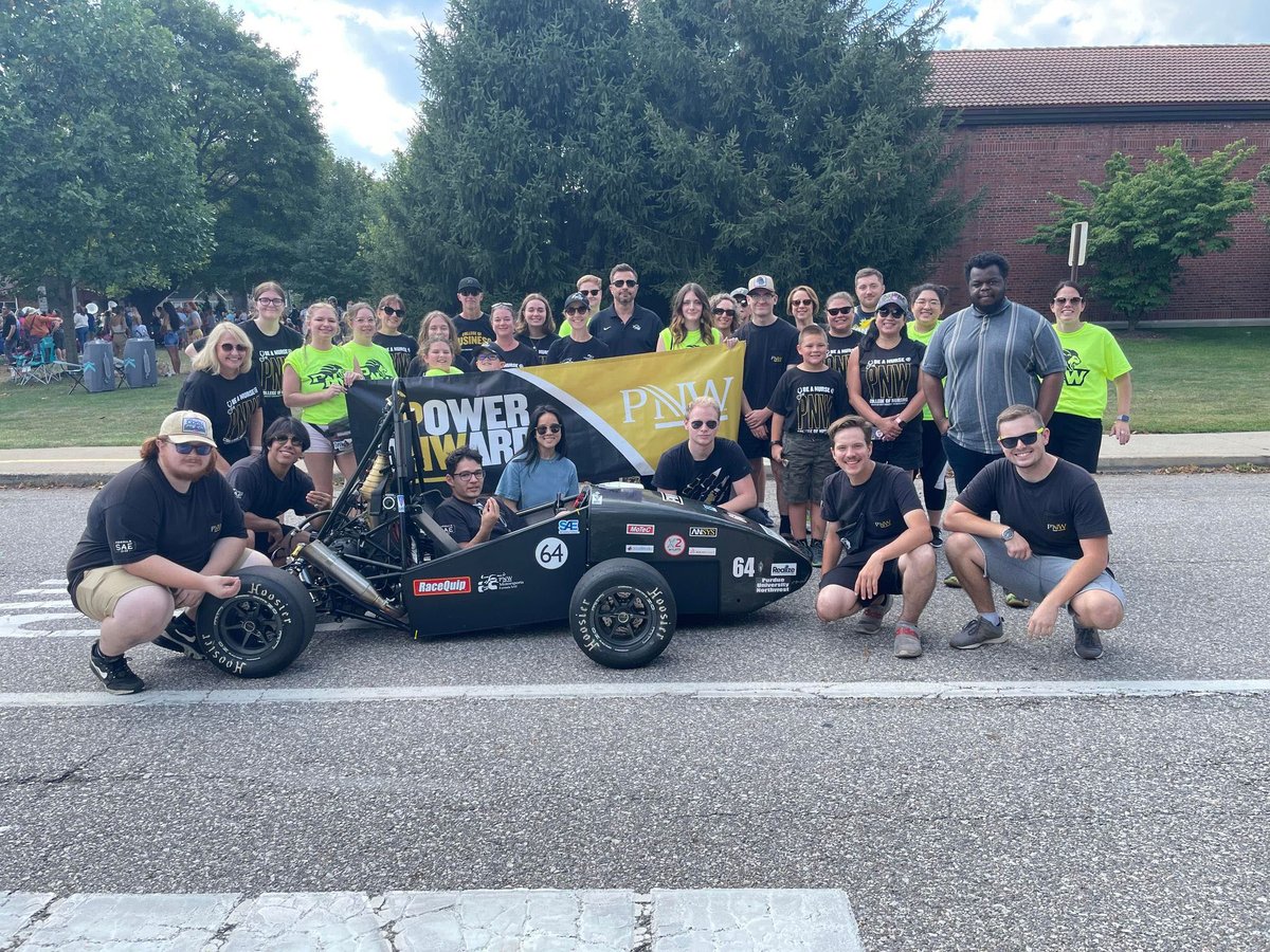 PurdueNorthwest's tweet photo. #PurdueNorthwest students popped out at Popcorn Fest last week! Check out these #PNWProud students! https://t.co/6jVqtJosO3