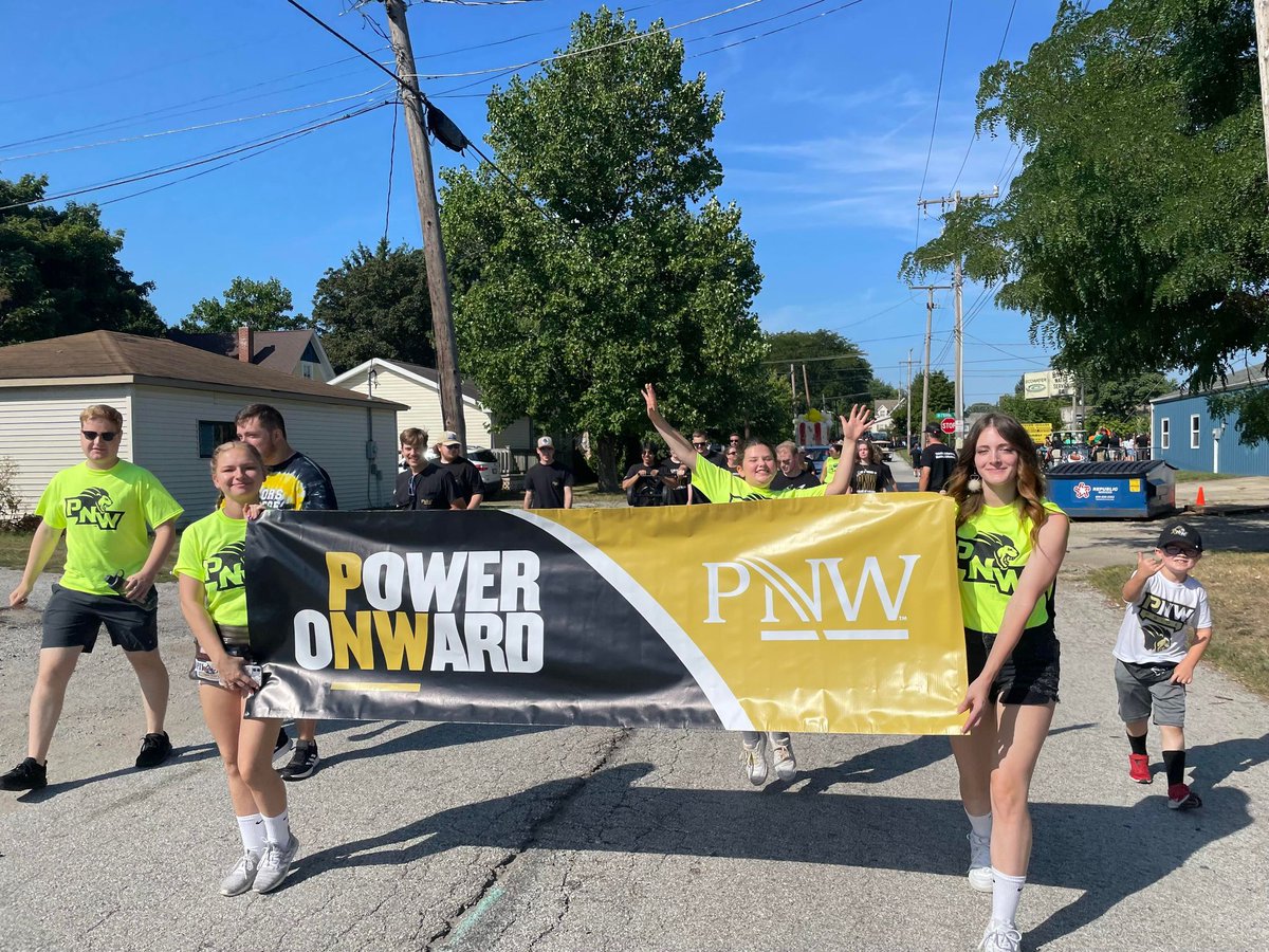PurdueNorthwest's tweet photo. #PurdueNorthwest students popped out at Popcorn Fest last week! Check out these #PNWProud students! https://t.co/6jVqtJosO3