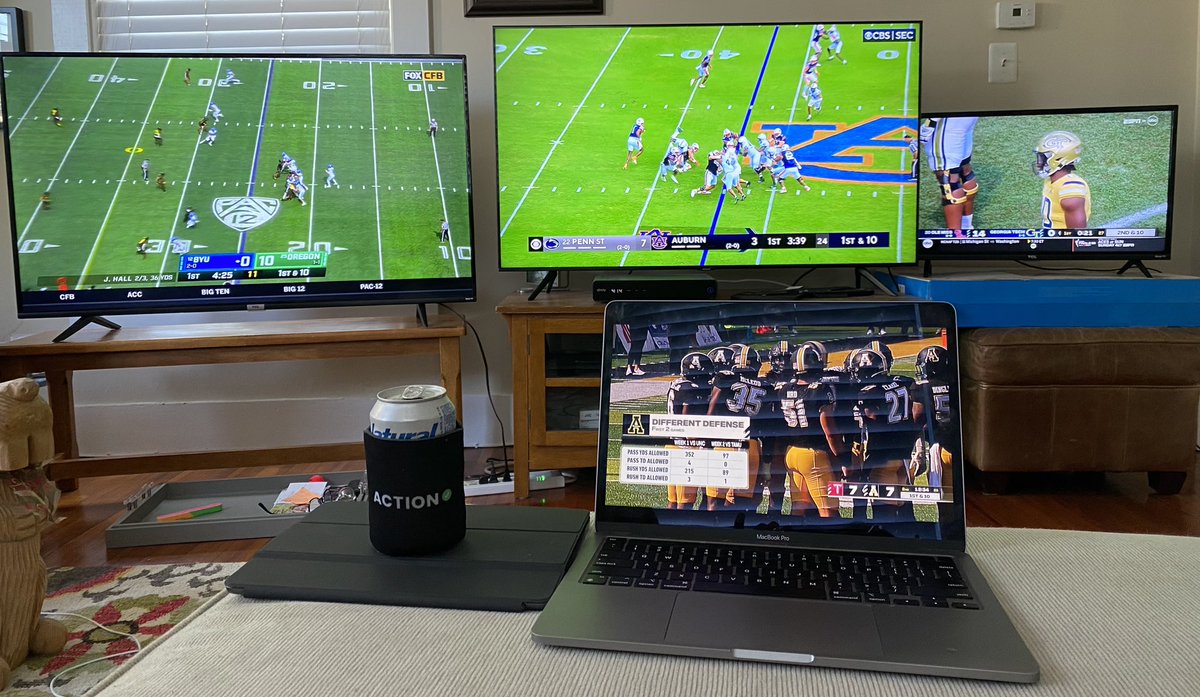 TimmyKal12's tweet photo. Sticking to my structure for Week 3 added the laptop and some ole cold beer for the 3:30 slate #SaturdaySetup https://t.co/SA430HapmT