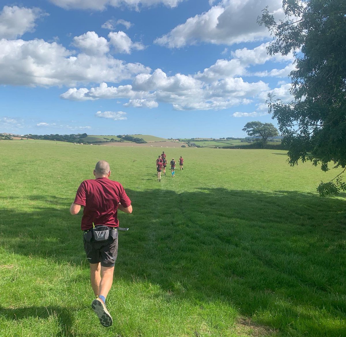 The Great North to South Run. 20 Miles and 4 pubs - brilliant day, brilliant event #pooped #hillytrailrunning #IOWtrails