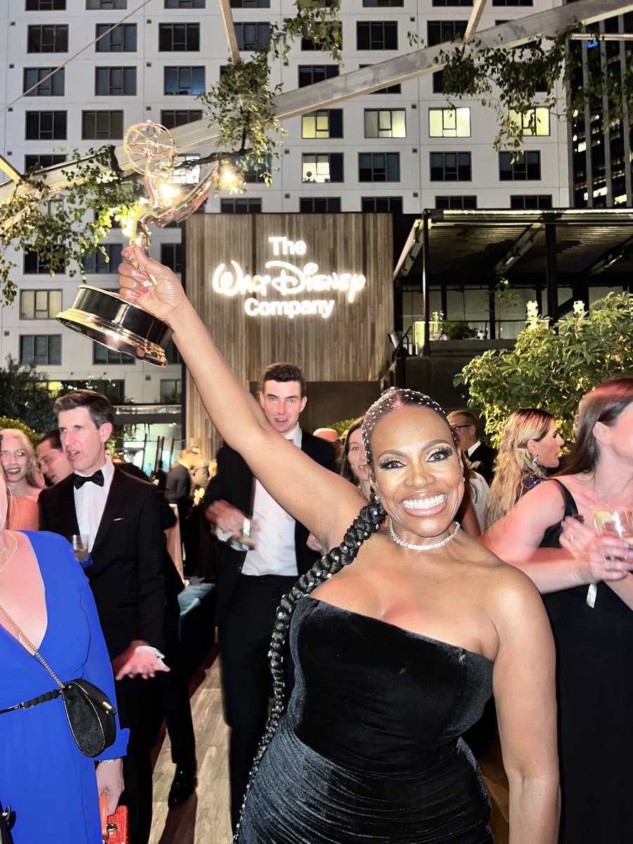 thesherylralph's tweet photo. I’m going to @Disneyland! https://t.co/1tDEFSlWFq