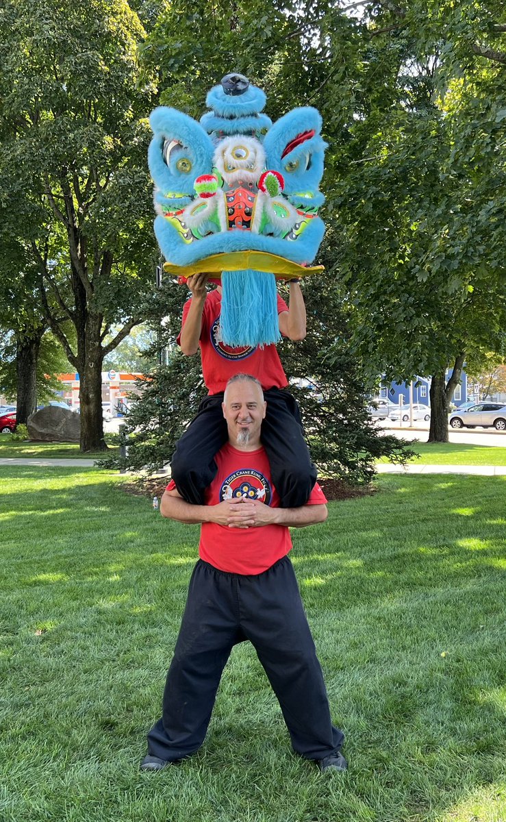 Tiger_CraneKF's tweet photo. Fall weather was perfect to practice #LionDance on the common in #MansfieldMA. Today we trained music, fundamentals and tricks. Check out how high he is jump/kicking! #kungfu #Massachusetts https://t.co/Stm88Bnxav