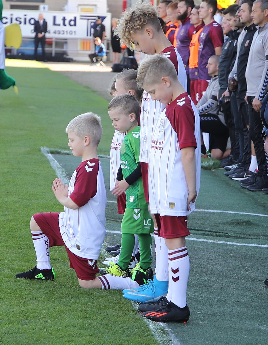 ntfc's tweet photo. 🖤A lovely image as our mascots joined all present to pay their respects to Her Majesty, Queen Elizabeth II before the game today. https://t.co/YDaE7ClJa3