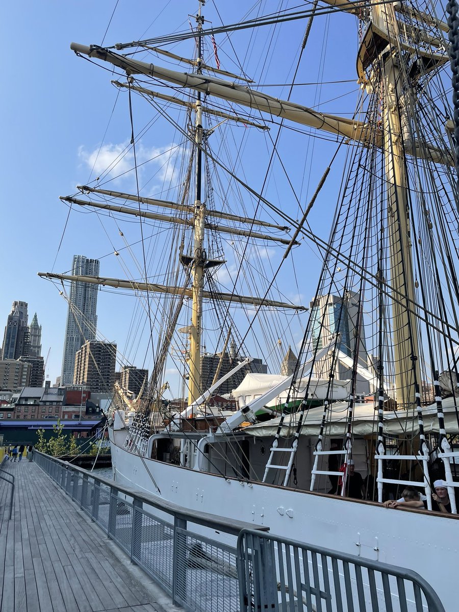 In the wake 🌊 of #TransformingEducation Summit, 🇩🇰 together w. <a href="/UNICEF/">UNICEF</a>, <a href="/GPforEducation/">Global Partnership for Education</a>, <a href="/LEGOfoundation/">The LEGO Foundation</a> and <a href="/EduCannotWait/">Education Cannot Wait</a> is hosting a side event on the training ship ⚓️🚢 “DANMARK” docked at Pier17
We need all hands 👐 on deck to make #SDG4 a reality for all by 2030