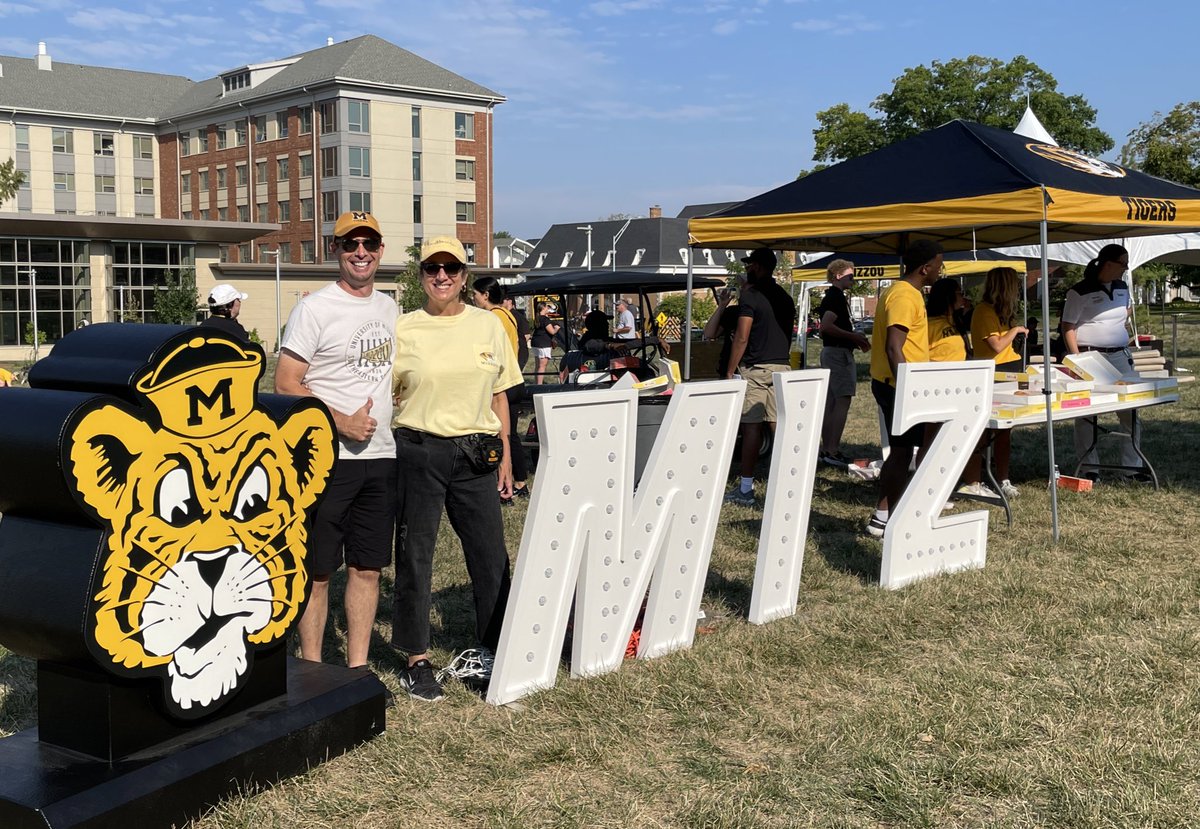 Missed the ISU game but totally worth it to hang out in Columbia with  <a href="/CJLuttenegger/">Carson Luttenegger</a> and be in this environment! #Mizzou