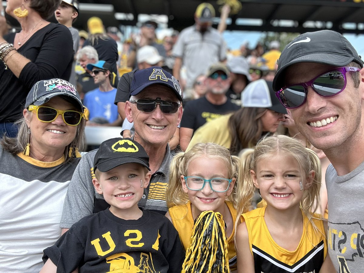 danielhodges's tweet photo. Great day for some football in Boone, NC #appstatealumni #BeatTroy https://t.co/MHf81bIse4