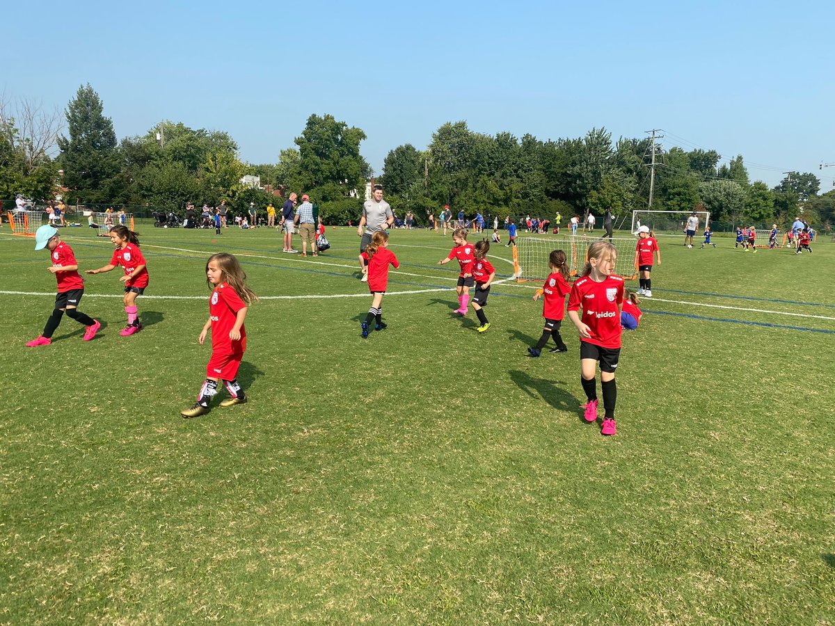 AlexandriaSoc's tweet photo. The Rec League is underway! What a beautiful Saturday to kick off the fall. We had a blast and loved seeing the fields filled with happy kids in red and blue jerseys! 🔴🔵 #ASACommunity https://t.co/u2IbSXn4tk