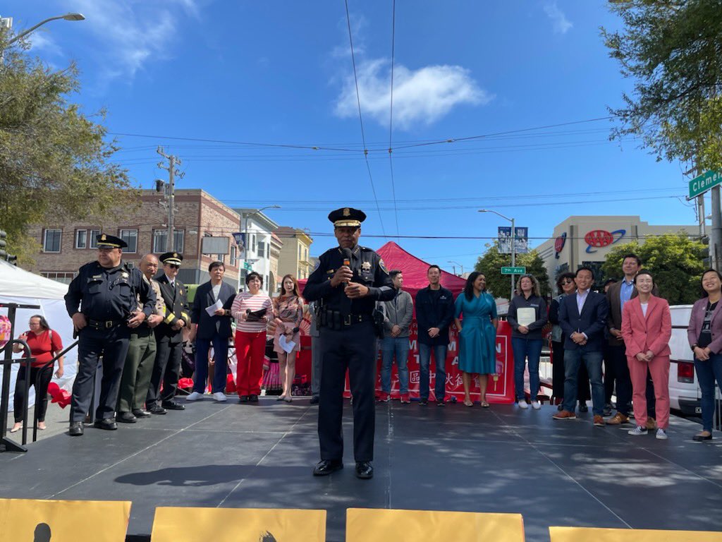SFPDChiefScott's tweet photo. Beautiful weather at today’s 6th Annual Richmond District Autumn Moon Festival! Always a pleasure to meet local merchants and community members. Building trust between our department and the communities we serve is an important pillar in serving and protecting our city. https://t.co/RMImhX35BB