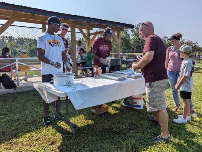 UCWV_Baseball's tweet photo. Working our way towards 1,000 community service hours. Spent some time at the Bible Center Church - Charleston Little League. 

Do you think they taught our boys a thing or two? 🤭

#C2A📍| #Project23 https://t.co/hXosVW5ohB