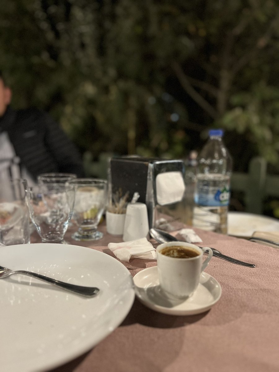 seydacan27's tweet photo. Ben böyle bi ortamda sadece kahve içtim arkadaşlar söyliceklerim bu kadar https://t.co/iTkEuIAqhB
