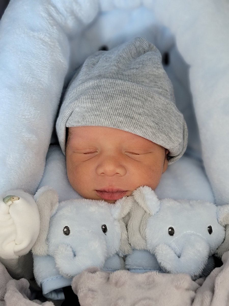 AnnetteStrothe2's tweet photo. Hello world.  I am here!! 
Welcome our first grandchild to the world. After a very scary situation, mommy and baby are healthy and good. God is Great and our lives will never be the same. 
#footballfuture https://t.co/ZERNr2slxp