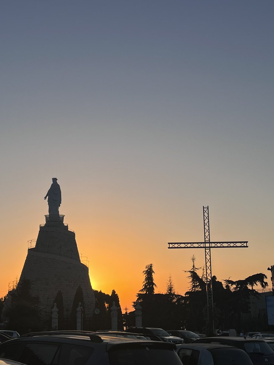 ptfng's tweet photo. Beautiful sunset from Harissa Our Lady Of Lebanon 🇱🇧❤️🙏🏻 @KristiB68198164 @united #Lebanese #LadyOfLebanon #Harrisa https://t.co/lWQYCm3UBn