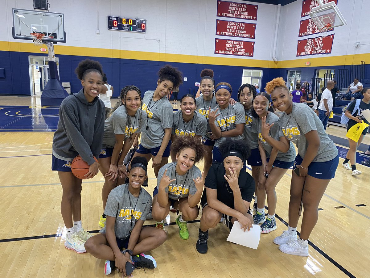 d1_pat15's tweet photo. @txweswbb Thank you for inviting me to camp and to showcase my talent 
@drivenation2026 @BroncogirlsBB https://t.co/IYvm1RRzAk