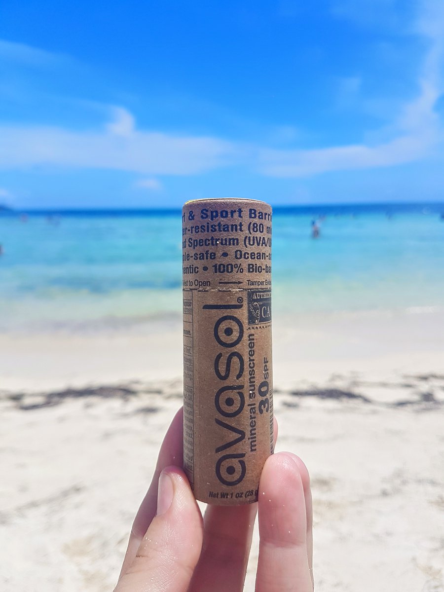 Kay_ToTheWorld's tweet photo. After an overwhelming amount of recommendations (😂) I have, in fact, found the most perfect non-nano mineral face sunscreen.
#avasol I am in love! https://t.co/EGHuCkUvq2