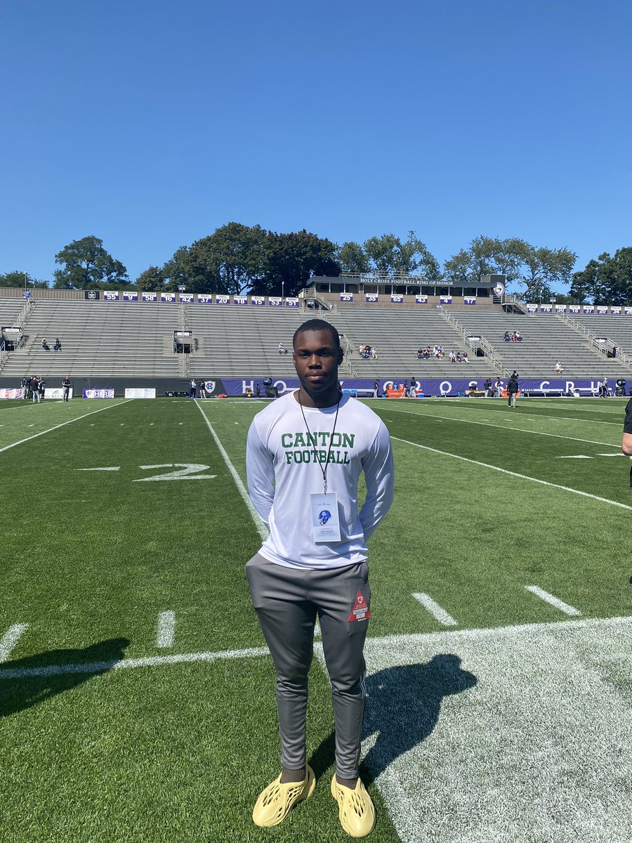 Holy Cross📍Thank you! <a href="/CoachScottJames/">Scott James</a> <a href="/Coach_DiMike/">Anthony DiMichele</a> <a href="/BulldogCanton/">CantonBulldogFootball</a>
