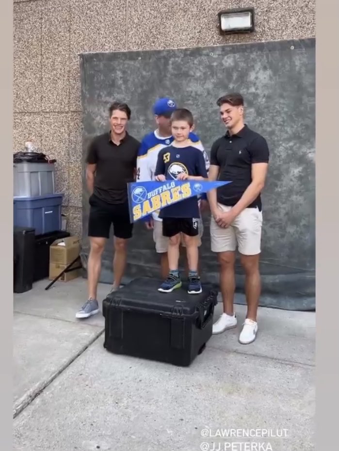 SabresBuzz's tweet photo. ⁦@jj_peterka⁩ #Pilut welcome home ⁦@BuffaloSabres⁩ ⚔️ https://t.co/bio6abBgXA