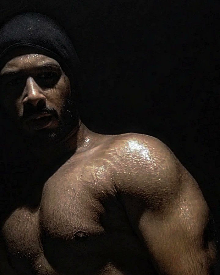 MiheekR's tweet photo. The Night Demon
#bladed #aesthetic #fitness #fitlife https://t.co/vdVKJVBLqS