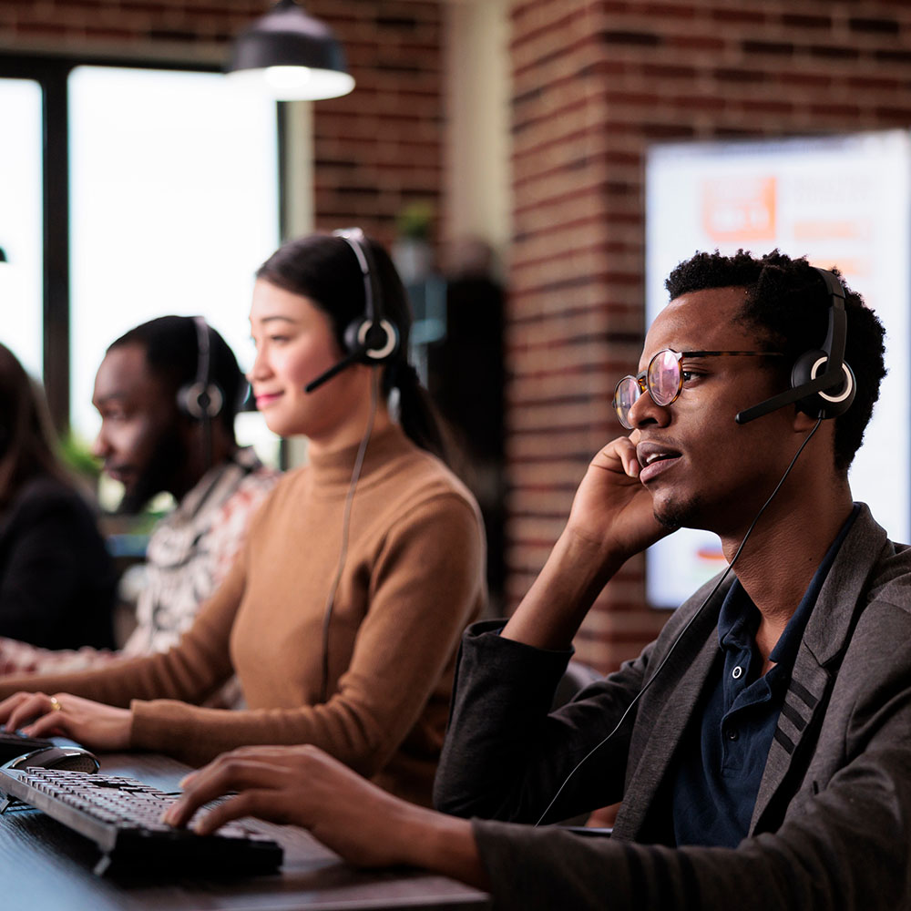 wedefineit's tweet photo. Avoid the costly potential of downtime of your machines with our seasoned tech experts that offer tech support any time; day or night. https://t.co/7NkJwzAj8X https://t.co/Uoa7yMwOox