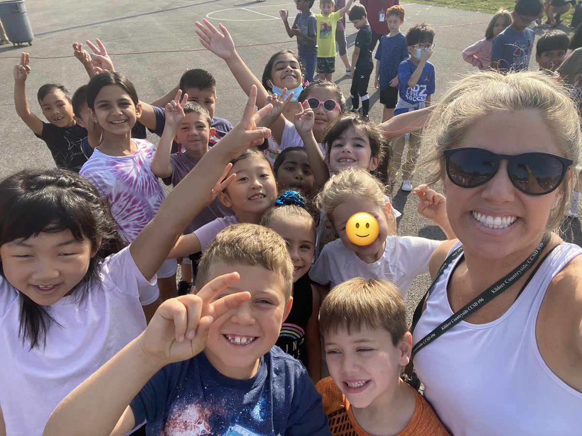 MrsCappelenKCSD's tweet photo. What a perfect day for the fun run! https://t.co/nlVWPYcKWe